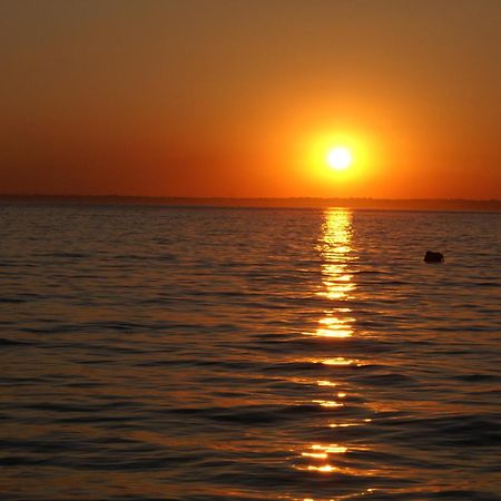 Pier View Apartment Totland Екстериор снимка