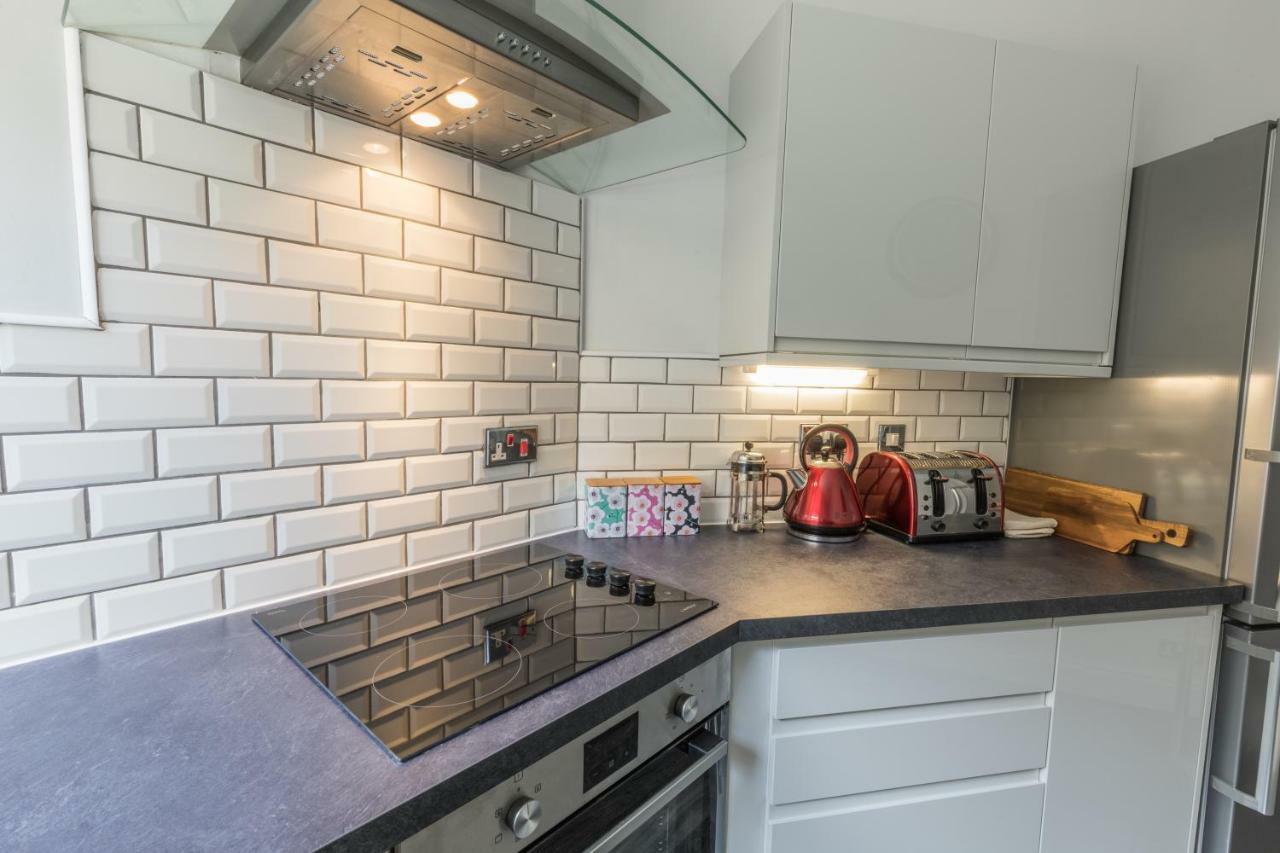 Pier View Apartment Totland Стая снимка